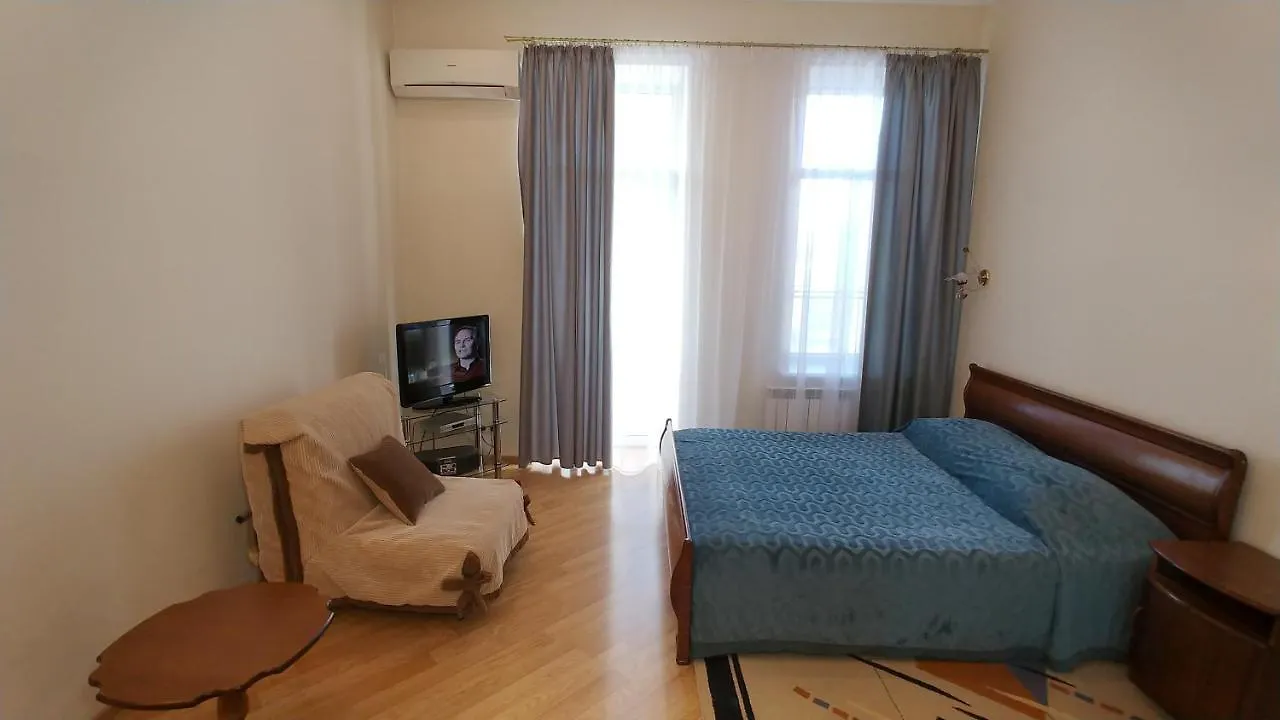 One-Room 3 Kostelna Str. On Maidane Nezalezhnosti Kyiv