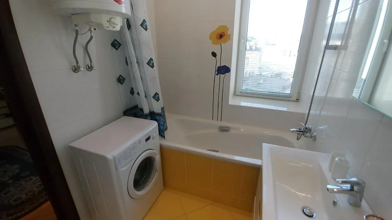 Apartment One-Room 3 Kostelna Str. On Maidane Nezalezhnosti Kyiv